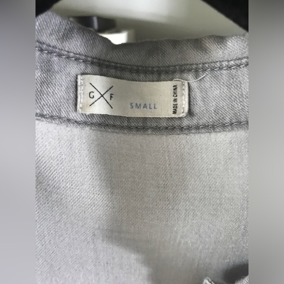 EUC Gentle Fawn Vintage Vibe Light Grey Collared Chambray Shirt S - Picture 3 of 16